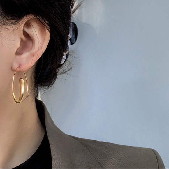 Any 2/$20! Matte Gold Threader Hoop Earrings - Picture 7 of 10